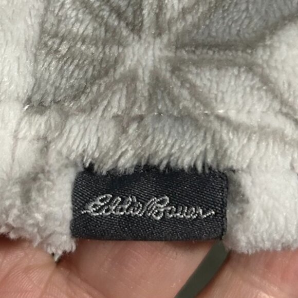 Eddie Bauer White/Gray Snowflake Fleece 1/4 Zip Pullover Women's Size M - Picture 6 of 10